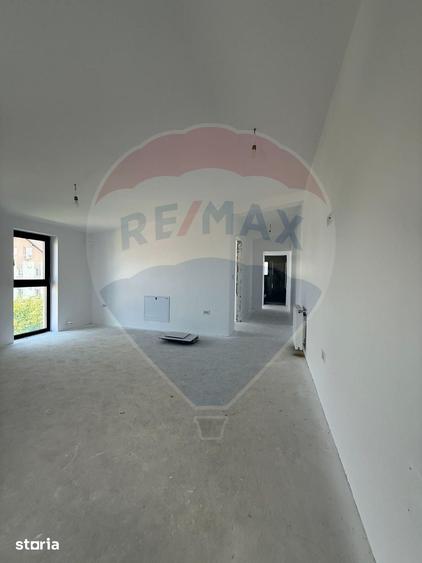 Spațiu comercial, de 960 mp, în Ipotești