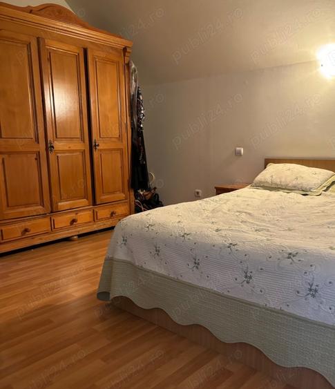 Casă cu 8 camere cu Teren 400 Mp în Central