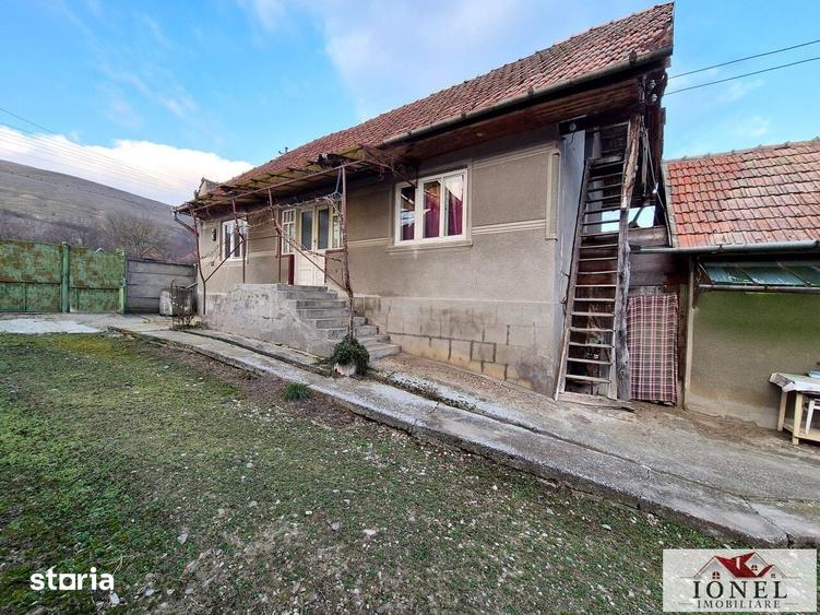 Casă cu 3 camere cu Teren 1100 Mp în Berghin
