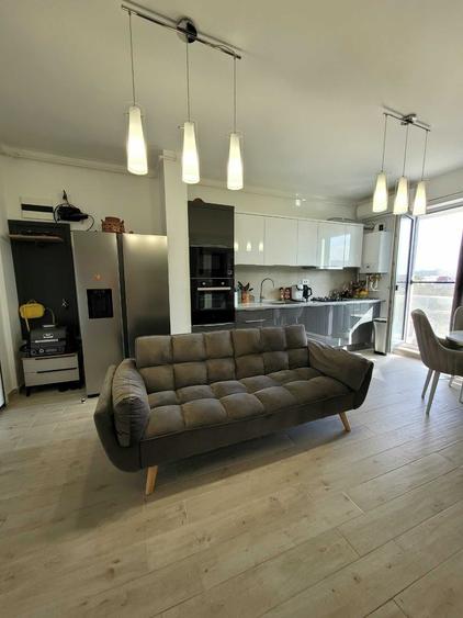 Apartament cu 3 camere semidecomandat în Nord