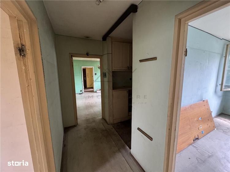 Apartament cu 3 camere în Uverturii