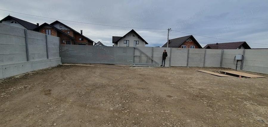 Casă individuală cu 4 camere cu Garaj în Volovăț