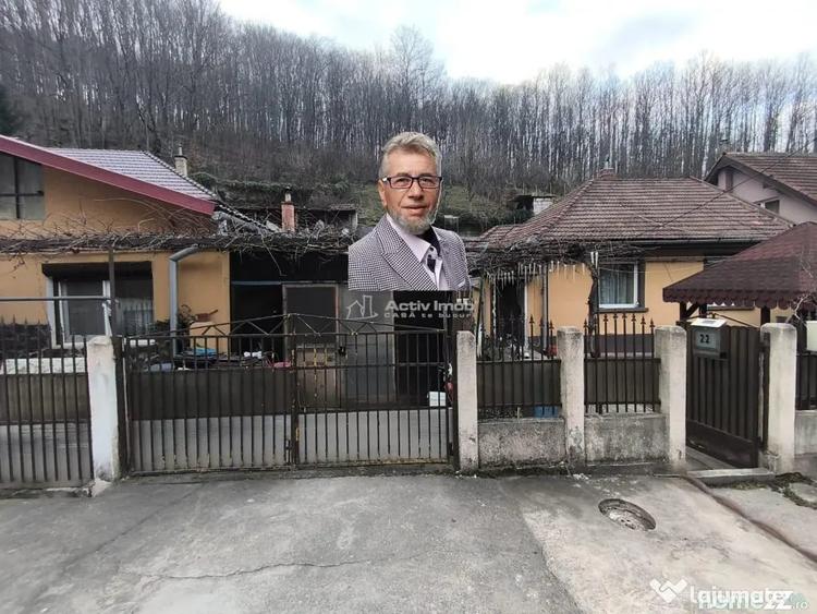Casă cu 5 camere cu Teren 180 Mp în Muncitoresc