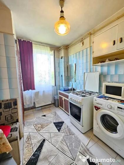Apartament cu 2 camere semidecomandat în Negru Vodă