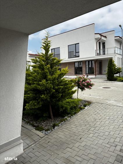 Casă cu 5 camere cu Teren 265 Mp în Mogoșoaia