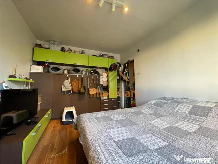 Apartament cu 3 camere semidecomandat în Calea Aradului