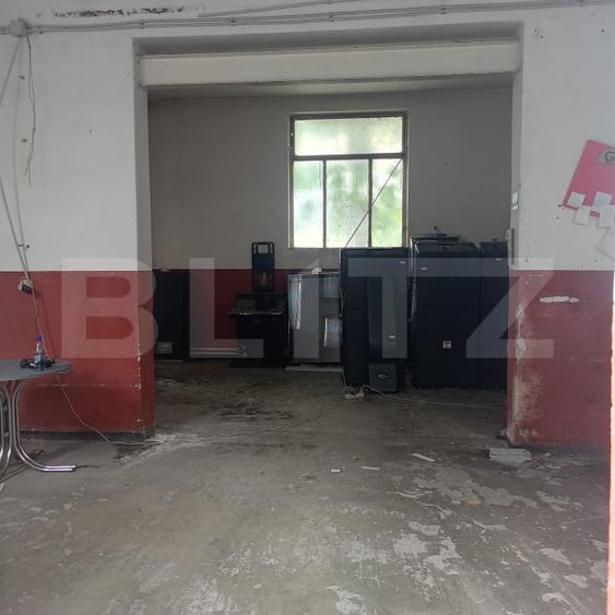 Spațiu industrial, de 900 mp, în Semicentral