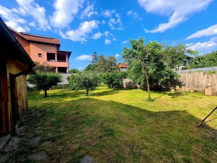 Casă cu 10 camere cu Teren 781 Mp în Cartierul Traian