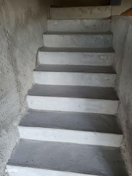 Casă cu 4 camere în Bălteni