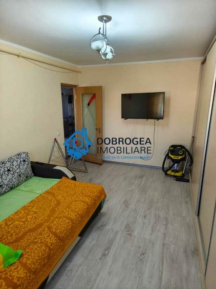 Apartament cu 2 camere decomandat, mobilat în E3