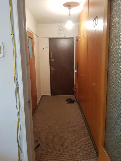 Apartament cu 3 camere semidecomandat în Drumul Taberei