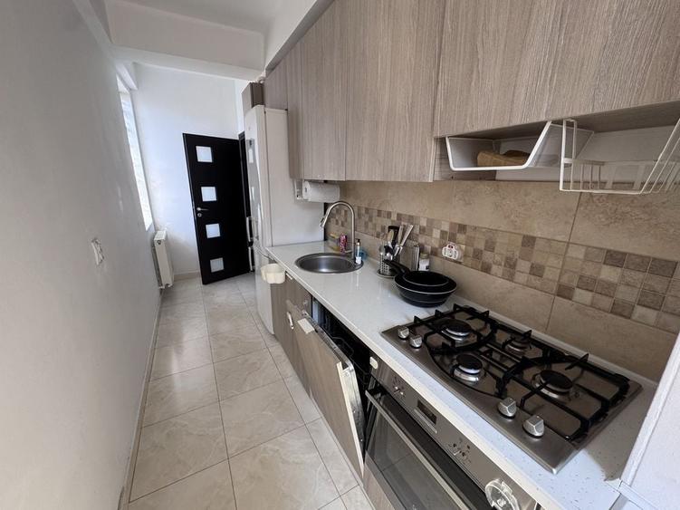 Apartament cu 3 camere în Dămăroaia