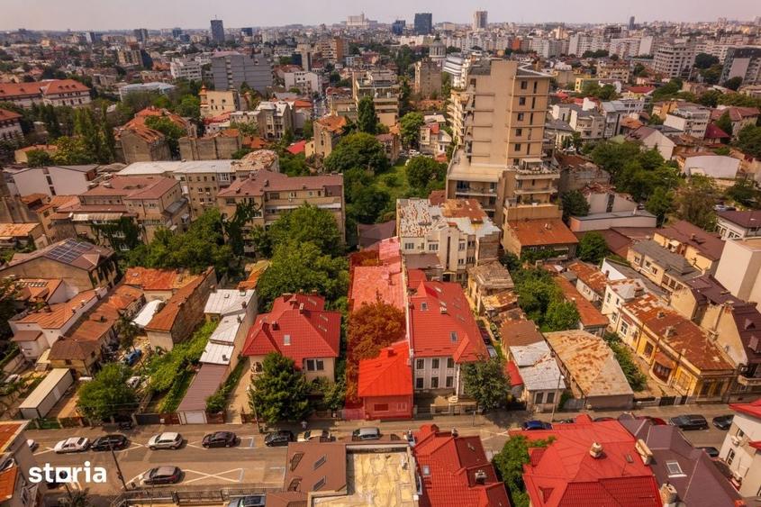 Casă cu 7 camere cu Teren 459 Mp în Iancului