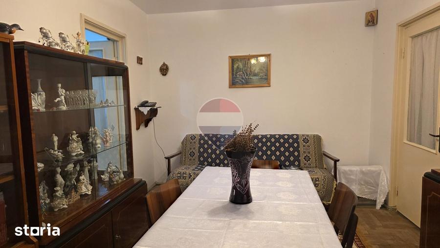 Apartament cu 3 camere semidecomandat în Central