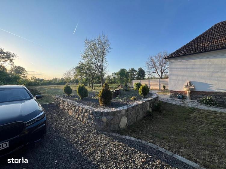 Casă cu 3 camere cu Teren 2000 Mp în Băcia