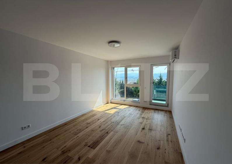 Apartament cu 3 camere decomandat în Cristian