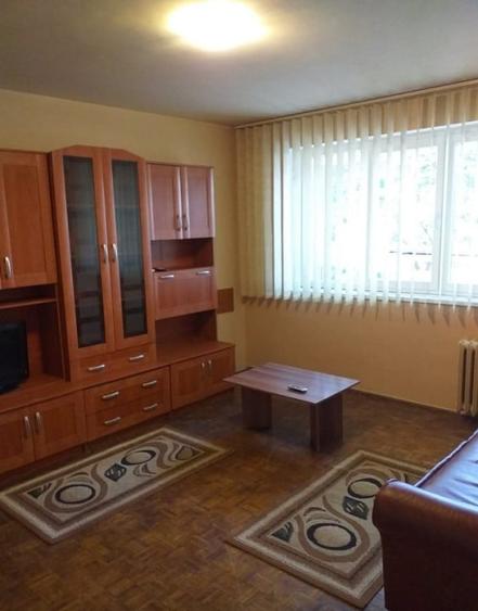 Apartament cu 3 camere semidecomandat, mobilat în Drumul Taberei