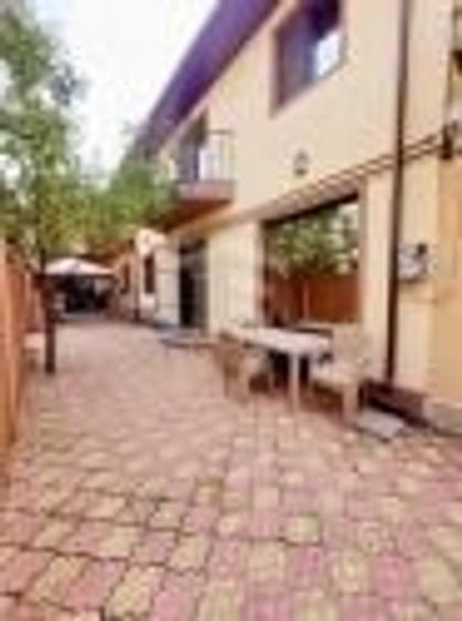 Apartament cu 4 camere decomandat, mobilat în Colentina