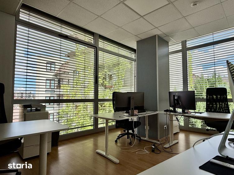 Spațiu comercial, de 200 mp, în Central
