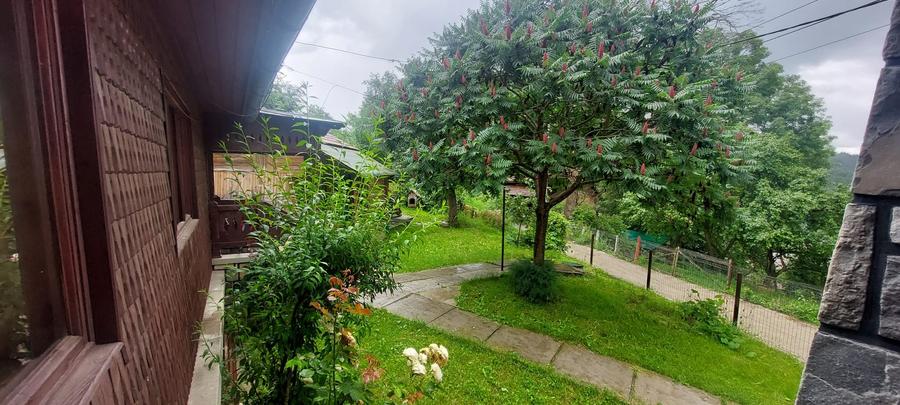 Casă individuală cu 2 camere cu Teren 1745 Mp în Comarnic
