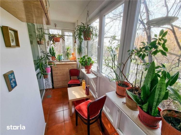 Apartament cu 3 camere în Berceni