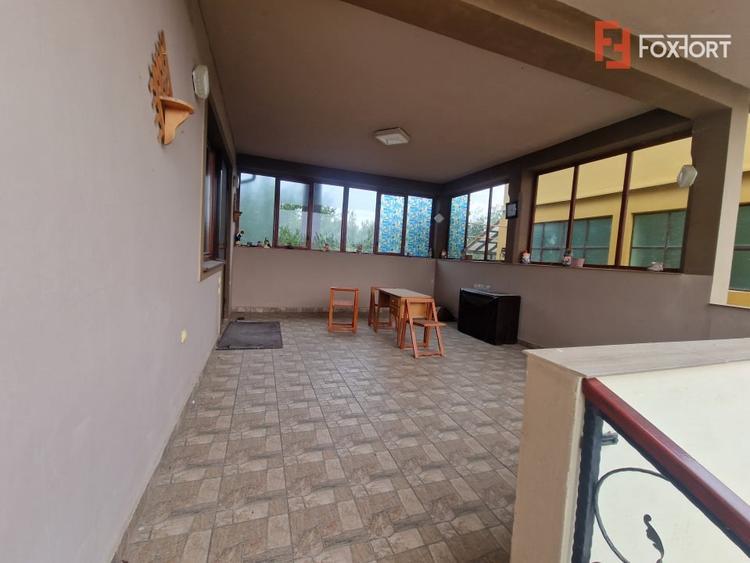 Casă individuală cu 7 camere cu Garaj în Bazoșu Nou