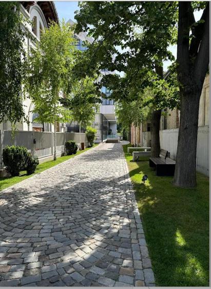 Apartament cu 3 camere decomandat, mobilat în Central