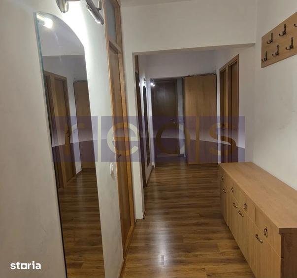 Apartament cu 3 camere decomandat în Dristor