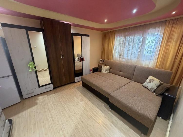 Apartament cu 2 camere, mobilat în Radu Negru