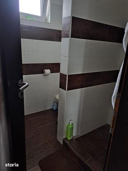 Casă cu 5 camere cu Teren 688 Mp în Central