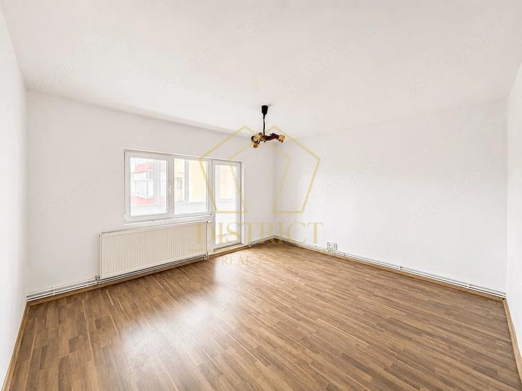 Apartament cu 3 camere decomandat în Bucovina