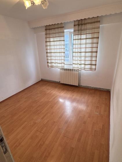 Apartament cu 2 camere nedecomandat în Central