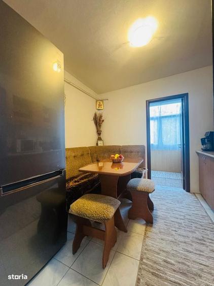 Apartament cu 2 camere decomandat în Nicolina