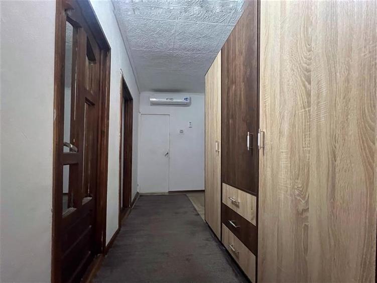 Apartament cu 3 camere decomandat, mobilat în Nicolina