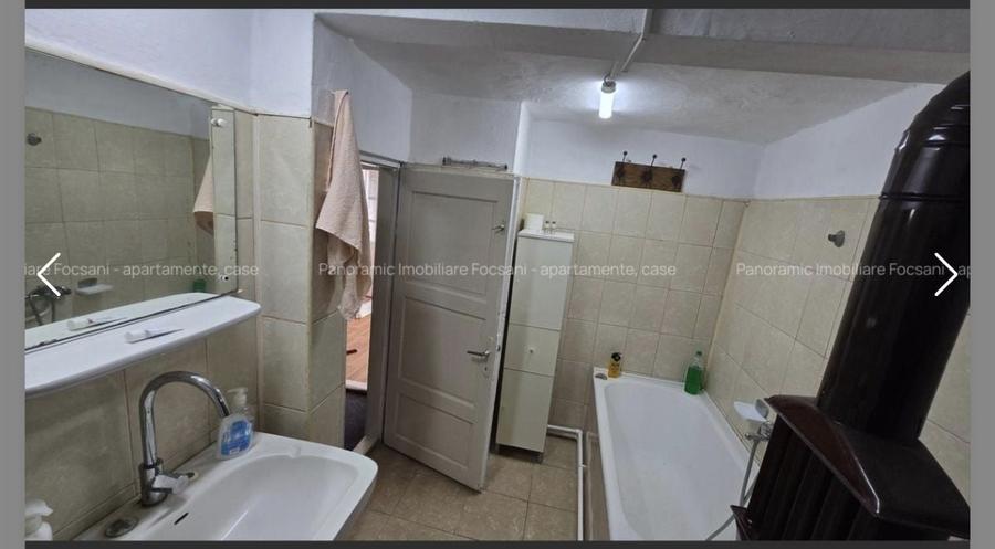 Casă cu 3 camere cu Teren 900 Mp în Central