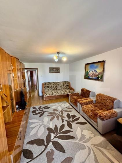 Apartament cu 2 camere decomandat, mobilat în Tractorul