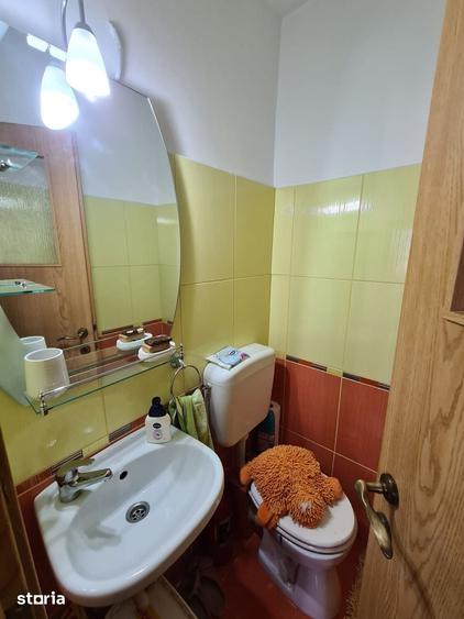 Apartament cu 3 camere decomandat în Salca