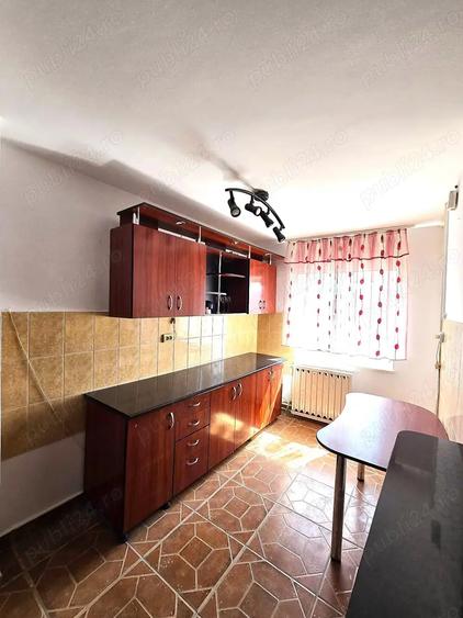 Apartament cu 3 camere decomandat în Micro 17