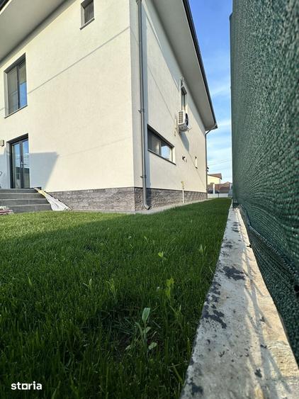 Casă cu 5 camere cu Teren 500 Mp în Păulești