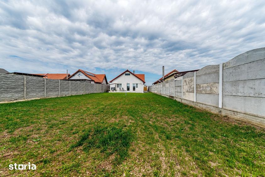 Casă cu 3 camere cu Teren 655 Mp în Șofronea