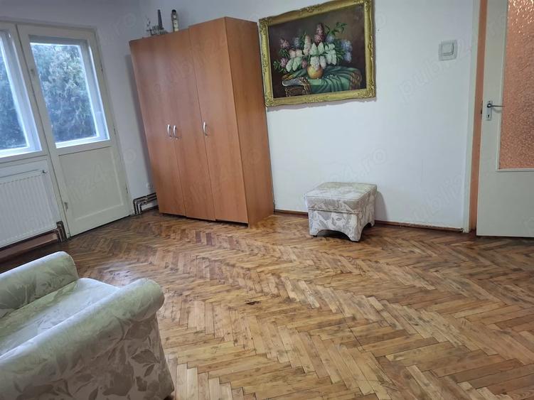 Apartament cu 3 camere decomandat în UTA