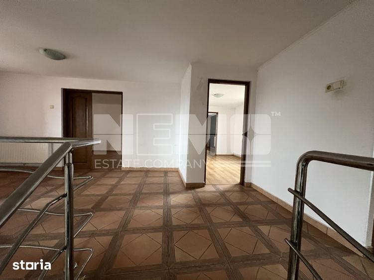 Casă cu 5 camere cu Teren 1600 Mp în Rădăuți