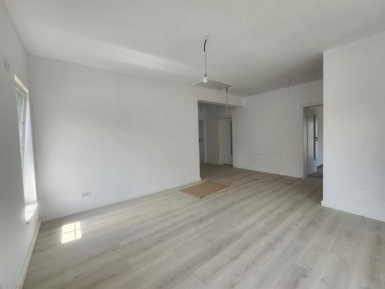 Casă individuală cu 4 camere cu Canalizare în Valea Adâncă