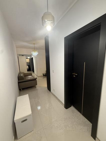 Apartament cu 3 camere decomandat în Floreasca