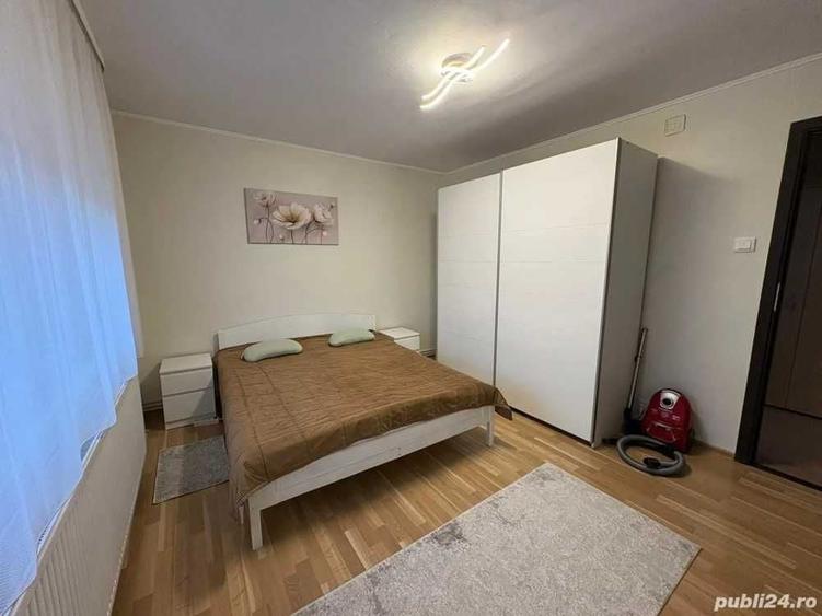 Apartament cu 3 camere decomandat în Lunei