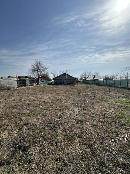 Casă cu 5 camere cu Teren 2000 Mp în Central