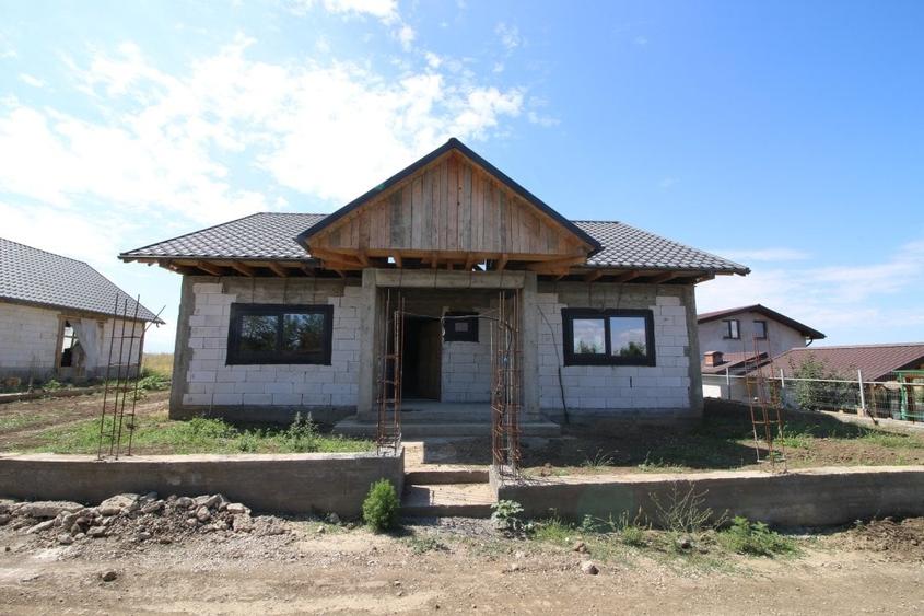 Casă individuală cu 4 camere cu Teren 605 Mp în Vânători