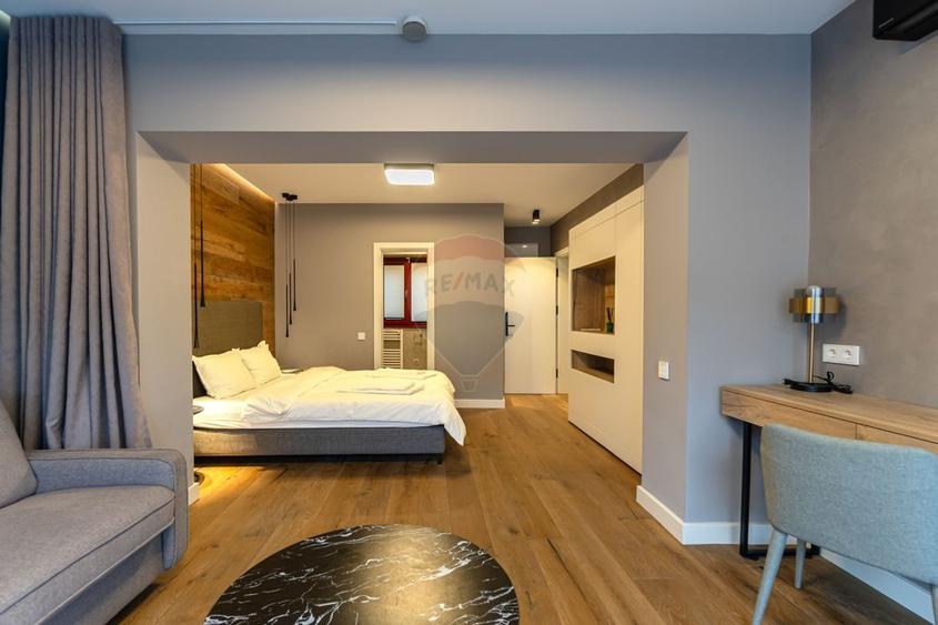 Hotel/Pensiune, de 166 mp, în Schei
