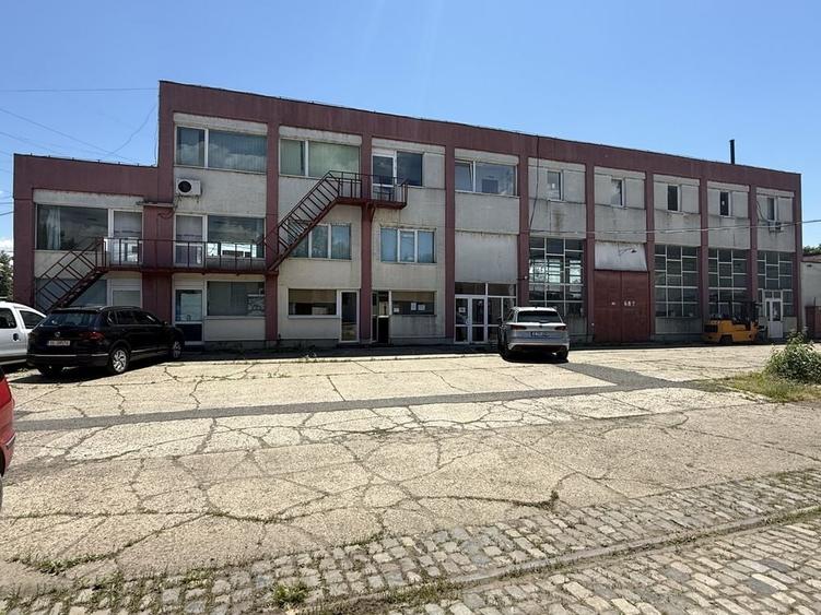 Spațiu comercial, de 630 mp, în Port