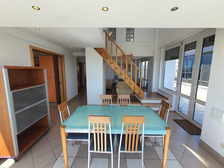 Penthouse cu 3 camere decomandat, mobilat în Domenii